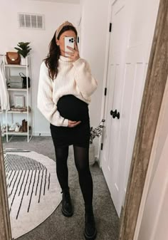 Maya Vinturino uma jovem linda que só queria sua liberdade filha caçu… #fanfic # Fanfic # amreading # books # wattpad Cute Pregnancy Outfits Casual, Pregnancy Outfits For Work, Maternity Outfits For Work, Cute Pregnancy Outfits, Vinter Mode Outfits