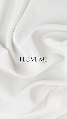 I love me wallpaper Self Worth Wallpaper Aesthetic, White Vision Board Aesthetic, I Am Organized Affirmation, Self Worth Wallpaper, Worth Aesthetic, I Am Wallpaper, Aesthetic Love Quote, I Am Organized, Clean Girl Wallpaper