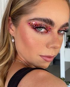 Jeweled Makeup, Makeup Ideas With Glitter, Bejeweled Makeup, Gemstone Makeup, Ballerina Bride, Karneval Diy, Festive Makeup