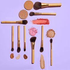 complexion powder brush Tarte Brushes, Tarte Concealer, Bronzer Brush, How To Apply Concealer, Eye Makeup Brushes, Creamy Concealer, Tarte Cosmetics, Flat Brush, Cream Concealer