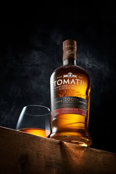 Bottle Shoot, Angle Photography, Amazing Food Photography, Cocktail Shots, Spirit Drink, Whisky Glass