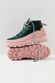 Chunky Sole Shoes, Explorer Boots, Mode Harajuku, Weather Boots, Mode Inspo, Look At You, Mode Inspiration, Shoe Game, Sock Shoes