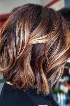 Shoulder Length Bob, Brunette Balayage, Stacked Bob Haircut, Gorgeous Hair Color, Summer Shades, Bob Hairstyles For Fine Hair, Balayage Brunette, Brown Blonde Hair, Brown Hair With Highlights