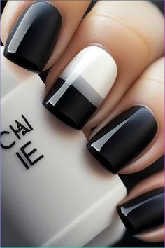 Discover the latest Spring Black French Nails trend: elegant styles, application tips, and tricks for a long-lasting manicure to elevate your look this season. Black French Manicure, Black French Nails, Black And White Nail, Blush Nails, Black French, French Nail, Thanksgiving Nails, White Nail, Nail Styles