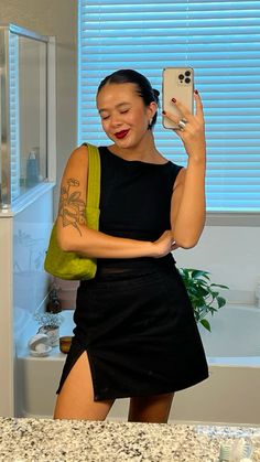 @baggu @brandymelville @princesspolly Spring Bar Outfit, Outfits For The Bar, Baggu Bag Outfit, All Black Going Out Outfit, Black Going Out Outfit, Dress Bar, Going Out Outfit, Neue Outfits