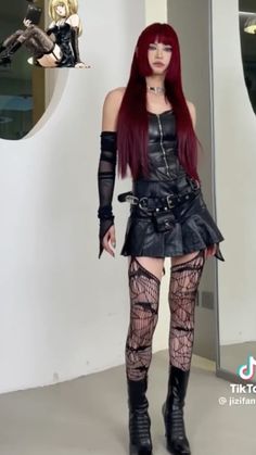 Fashion Subcultures, Harajuku Japan, Black Clothes, Metallic Leggings, Manga Cute, Dream Style, Punk Outfits