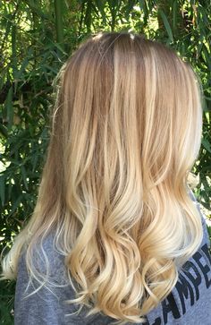 Blonde Balayage with lightened ends Lightened Hair Blonde, Lightened Blonde Hair, Blonde Hairlights, Blonde Lowlights, Blonde Ends, Balayage Blond, Brown Ombre Hair