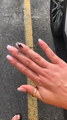 Nail Designs Lighting Bolt, Lighten Bolt Nails, Nail Designs With Lightning Bolt, Black Lightning Bolt Nails, Lightning Bolt On Nails, Black Nails Lightning Bolt, Lightning Bolt Nails Acrylic Western, Western Nails Lighting Bolt, White Nails With Lightning Bolt