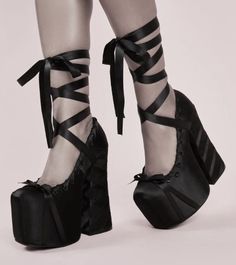 Goth Shoes, Dr Shoes, Cute Shoes Heels, Casual Cosplay, Fancy Shoes, Cute Heels, Chunky High Heels, Aesthetic Shoes, Swag Shoes