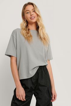 Oversize Tshirt Outfits, Boxy Tee, Todays Outfit, Na Kd, Comfortable Outfits, Street Style Women, Next Uk