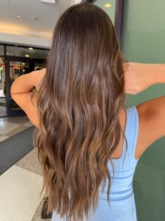 Brunette Brown Highlights, Rice Water For Hair, Light Brunette Hair, Rambut Brunette, Brown Hair Looks, Brown Hair Inspo, Brunette Hair With Highlights, Brunette Balayage Hair, Brown Hair Balayage