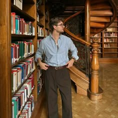 Men Academic Style, Academic Men Aesthetic, Man In Office Aesthetic, Men’s Academic Fashion, Casual Office Men Outfit, Academic Fashion Men, Old Style Outfits Men, Academic Outfit Men, Professor Aesthetic Outfit Male