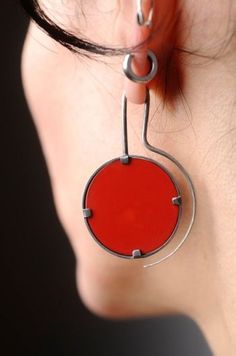 Jewerly Designs, Jewelry Images, Red Earrings, Fabulous Jewelry, Contemporary Jewellery, Enamel Jewelry, Contemporary Jewelry, Silver Hoops, Modern Jewelry