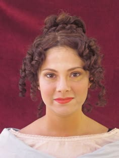 A good example of what hair looked like during the regency period. Tight curls worn over the head and ears with the rest of the hair up into a loose bun or Psyche knot. 1800s Hair, 19th Century Hairstyles, 1800s Hairstyles, Historical Hairstyles, Curled Updo, Victorian Hairstyles, Athletic Hairstyles, Popular Hairstyles, Vintage Hairstyles