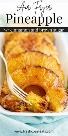 Sliced air fryer pineapple with a brown sugar and cinnamon glaze. Air Fry Fruit Recipes, Air Fryer Side Dishes Recipes, Healthy Recipes With Pineapple, Easy Air Fryer Side Dishes, Fruit Only Recipes, Food With Pineapple, Things To Do With Pineapple, Trendy Breakfast Ideas, Air Fryer Clean Eating