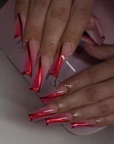 Curved 90s Nails, Nail Art Red Designs, Crazy Pink Nails, Pink Curved Nails, Fire Design Nails, Two Color Nail Design, Extreme Long Nails, Y2k Acrylics, Transparent Acrylic Nails