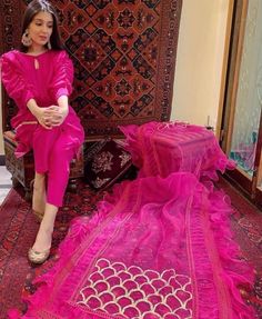 Gotta Work Dresses Pakistani, Pakistani Duppata, Pink Pakistani Suit, Lace On Dupatta, Lace Neck Design, Poncha Design, Kurti Neck Design, Gota Patti Work, Gotta Work