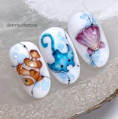 Manta Ray Nails, Sting Ray Nails, Underwater Nail Art, Under The Sea Nail Designs, Nail Art Fish, Stingray Nails, Sea Creature Nails