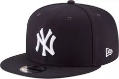 Urban Street Style, New Era Cap, Female Singers, New York Yankees, Snapback Hat, Fitted Hats, Snapback Hats, Street Fashion, Teen Fashion