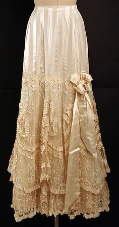 Petticoat Department Store: B. Altman & Co. (American, 1865–1990) Date: ca. 1905 Culture: French Medium: silk, linen