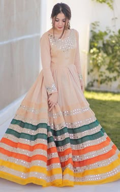 Designer Gown, Frock Fashion, Long Frock, Pakistani Fashion Party Wear, Long Dress Design, Indian Gowns Dresses