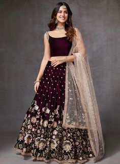 Wine and Light Pink Velvet Lehenga– Lashkaraa Maroon Lehenga, Latest Pakistani Dresses, Velvet Lehenga, Black Lehenga, Pakistani Dresses Online, Pakistani Dress Design, Net Dupatta, Lehenga Designs, Chiffon Maxi