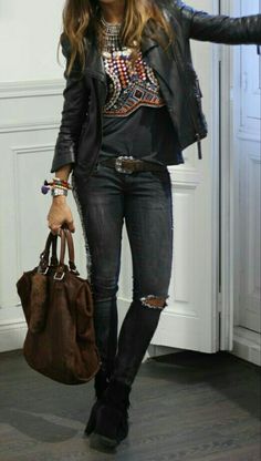 Rock N Roll Look Woman, Punk Fashion Over 40, Edgy Winter Outfits Rock Chic, Women Rock Outfits, Rocker Winter Outfits, Rocker Chic Haircut, Rocker Cowgirl Style, Outfits For A Rock Concert, Rock Chick Outfits