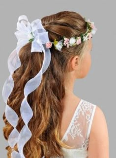 Wedding Hairstyles For Women, Kids Hairstyles For Wedding, Girls Communion Dresses, Diy Hair Accessories Ribbon, Flower Girl Bouquet, Flower Crown Hairstyle, Hair Wreaths