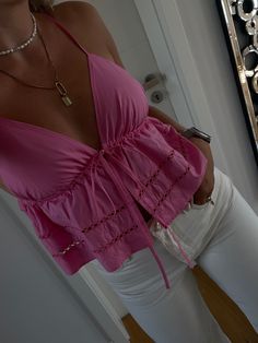 #outfit #ootd #style #fashion #pink #top #inpo Pink Top Outfit Ideas, Spring Outfits Colorful, Outfit Ete, Pink Top Outfit, Pink Summer Outfits, Looks Party, Stockholm Fashion, Ootd Style