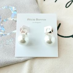 Alicia Bonnie Ab Blanche Silver White Pearl Earrings Brand New With Tag & Dust Bag Authenticity Guaranteed 0.9" L X 0.6" W 8.2g Bonnie Jewelry, A Streetcar Named Desire, White Pearl Earrings, Teal Earrings, White Pearl Earring, Kendra Scott Earrings, Pearl Color, Leaf Earrings, Jewelry Pouch