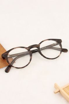 WD1027| | Leoptique Black Side, Nose Bridge, Black Stripes, Round Shape, Retro Style, Hinges