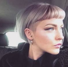 Bitchin bowl Oblong Face Hairstyles, Short Hair Undercut, Penteado Cabelo Curto, Undercut Hairstyles, Halloween Hair, Short Haircut, Short Hair With Bangs, Short Hair Haircuts, Great Hair