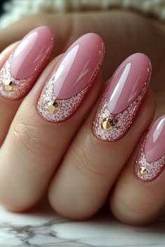 February Nails Ideas 2024 February Nails, Gel Nail Art Designs, Nude Nail Designs, Trendy Nail Art Designs, Nails Design With Rhinestones, Pink Nail Art, Floral Nail Art