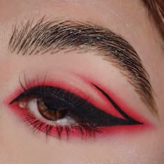 Makeup Bibir, Rosa Make-up, Teknik Makeup, Halloweenský Makeup, Tutorial Eyeliner, Make Up Designs, Drag Make-up, Pink Makeup Brush, Heavy Makeup