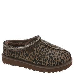 Calf Hair Upper With A Spotted Print Uggbraid Made With 100% Recycled Polyester Fibers Slip-On Fit 17mm Uggplush 60% Upcycled Wool, 40% Tencel Lyocell Lining Foam Footbed Sugarcane Eva Outsole 1-1/4" Heel Height Suede Label With Embossed Ugg Logo Suede Heel Counter Leopard Uggs, Cute Uggs, Fancy Chickens, Ugg Tasman Slippers, Classic Slippers, Ugg Tasman, Ugg Slippers, Cute Nikes, Dream Shoes