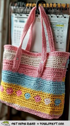 Craft stylish crochet handbags with these inspiring ideas. From trendy totes to elegant clutches, find the perfect design for you!