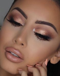 Make Up Foundation, Gold Eye Makeup, Makeup Tip, Shimmery Eyeshadow, Eye Makeup Looks, Prom Makeup Looks, Brown Eyeshadow