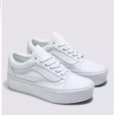 Brand New Never Been Worn White Platform Vans. Does Not Come With A Box #Vans 5 Seller, Fast Shipper, Pet Free, Smoke Free Home. White Platform Vans, Platforms Aesthetic, Old Skool Stackform, Vans Vintage, Checkered Shoes, Old Skool Platform, Platform Vans, Van Color, Vans White