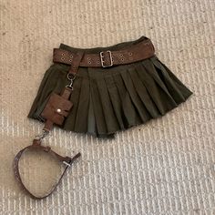 Nwt In Bag. Picture Of The One I Wear. Selling A Skirt In An Unopened Bag. Cute Green Skirt, Skirt Hikes Diy, Army Green Clothes, Fish Outfit, Army Skirt, Bag Picture, Ateez Concert, Mini Skirt Summer, Outfit Reference