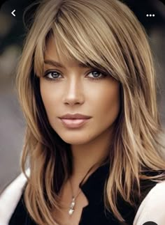 Summer Hair Color Ideas 2024, Twist Hairstyle, Layered Haircut Mid Length, Cute Layered Haircut Mid Length, Haircut Mid Length, Cute Layered Haircut, Bangs With Medium Hair, Layered Haircut