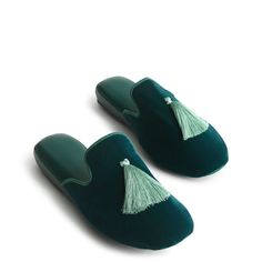 Our Tassel Slippers are the perfect way to treat your feet to luxurious comfort and warmth. Crafted with plush materials and thoughtful design features, our slippers are your go-to choice for relaxing at home after a long day. Whether you're unwinding at home, lounging by the fireplace or enjoying a lazy weekend morning, our slippers provide the perfect blend of warmth, comfort and style. Vera Bradley Wicked Tassel Slippers in Green Small Lazy Weekend, Fleece Patterns, By The Fireplace, Backpack Lunch Bag, Gift Inspo, Duffel Bag Backpack, Holiday Bag, Sea Moss, Slippers Women