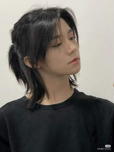 Androgynous Long Hair, Ponytail Aesthetic, Pelo Ulzzang, Hair Tomboy, Tomboy Haircut, Aesthetic Asian, Androgynous Hair, Tomboy Hairstyles