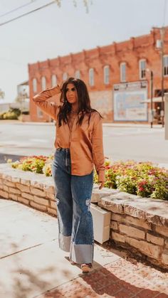 pictures are from @punchyvaquera on instagram Burnt Orange Bell Bottoms Outfit, Western Wear Outfits Plus Size, Oversized Button Up Shirt Outfit Western, Cuffed Jeans Outfit Western, Plus Size Nfr Outfits For Vegas, Western Style Outfits Plus Size, Western Cuffed Jeans, Boho Western Fall Outfits, Comfortable Western Outfits