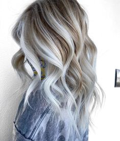 Bold Hairstyles, Balyage Long Hair, Blonde Hair Colour Shades, Female Aesthetic, Summer Blonde Hair, White Blonde Hair, Ice Blonde, Blonde Bob Hairstyles, Dark Roots Blonde Hair