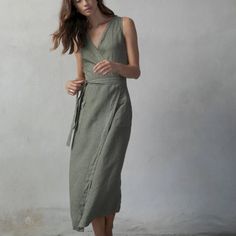 Bought This For A Wedding And It Doesn't Fit Me :( . It's A Gorgeous Piece! Questions? Leave A Comment Below! Wrap Dress Pattern, Linen Wrap Dress, Linen Color, Nice Clothes, Khaki Dress, Olive Green Color, Eco Fashion, Body Shape, Dress Pattern