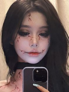 Anime Makeup Aesthetic, Anime Halloween Makeup, Makeup Horor, Horror Makeup Looks, Halloween Themed Makeup, Clown Girl Makeup, Anime Inspired Makeup, Maquillage Halloween Simple, Makeup Asia