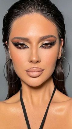 Aesthetic Eye Makeup, Trucco Smokey Eye, Eye Makeup Natural, Aesthetic Eye, Black Smokey Eye Makeup, Wedding Makeup For Brown Eyes