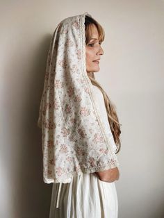 This beautiful soft cotton veil is dedicated to the "Little Flower" - St. Thérèse of Lisieux! 🤍 It is made from a dreamy soft cotton fabric and is finished with a cotton lace scalloped edge. CARE INSTRUCTIONS Warm hand-wash only. Do not wring. Do not soak or bleach. Do not spin. Line dry. Cool to warm iron.  ALL VEILS COME WITH CLIPS FOR EASY USE. Catholic Veils, Christian Veil, Lace Wedding Veils, Christian Veiling, Mass Veil, Catholic Fashion, Christian Veils, Traditional Femininity, Chapel Veil Catholic