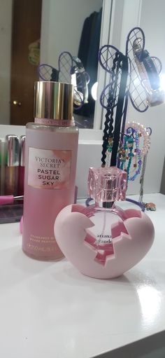 Ariana Grande Victoria Secret, Perfume Ariana Grande, Ariana Grande Perfumes, Ariana Grande Fragrance, Fragrance Lab, Ariana Grande Perfume