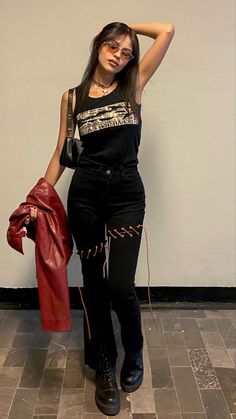 Cool Rockstar Outfit, Rockstar Girlfriend Concert Outfit, Rockstar Outfit For Women Aesthetic, Rockstar Gf Pants, Rockstar's Girlfriend Outfits, Rockstar Gf Wardrobe, Rockstar Outfits Aesthetic, Rockstar Girlfriend Style Aesthetic, All Black Alternative Outfit